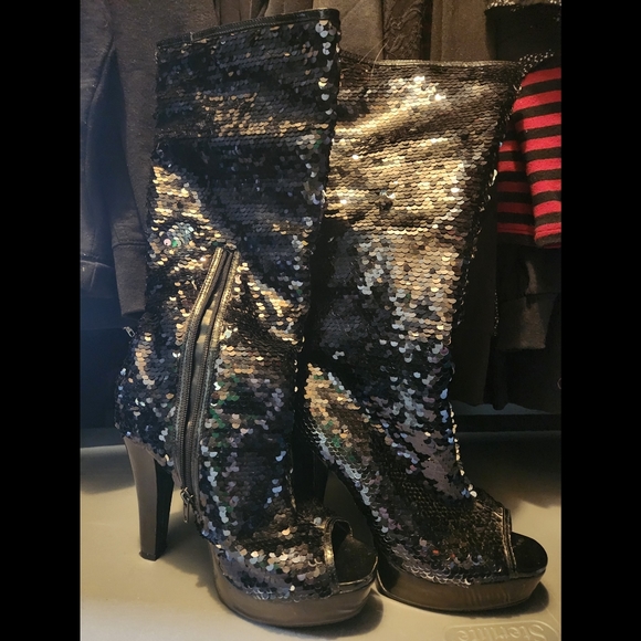 High heel boots - Picture 1 of 4